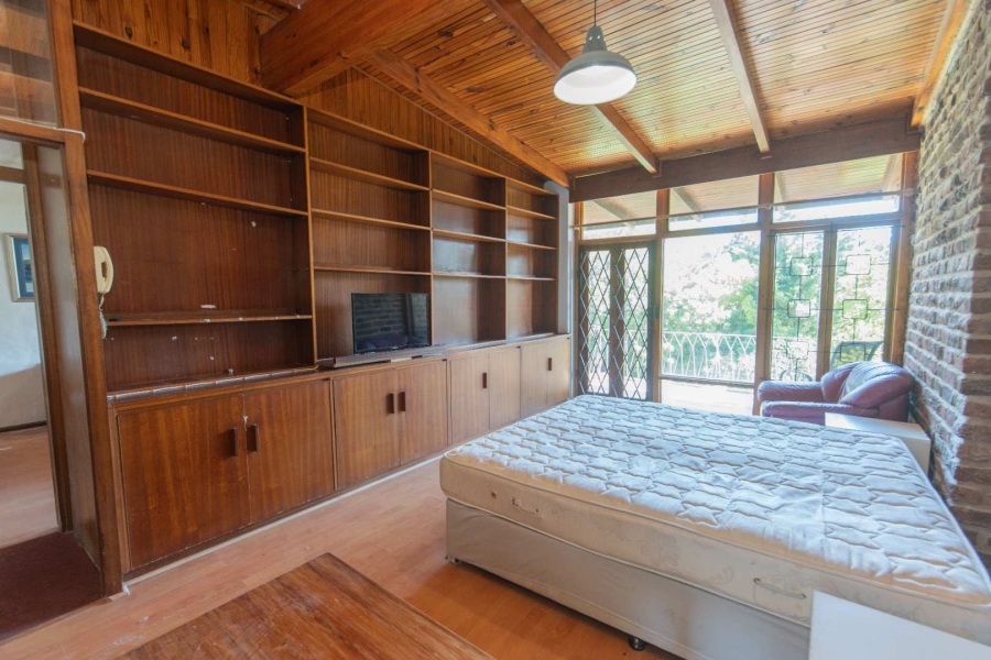 8 Bedroom Property for Sale in Summerstrand Eastern Cape